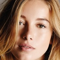 Charlotte Vega Çıplak