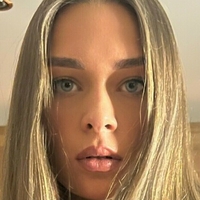 Charming Emma Çıplak