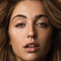 Chelcie May Çıplak