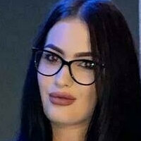 chessiecole Çıplak