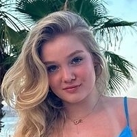 Chiara Tews Çıplak