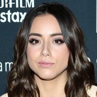 Chloe Bennet Çıplak