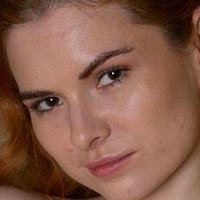 Christal May Çıplak
