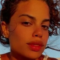 Clara Buarque Çıplak