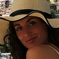 Clelia Theodorou Çıplak