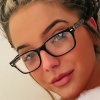 Courtney Baker Çıplak