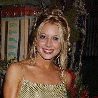 Courtney Peldon Çıplak