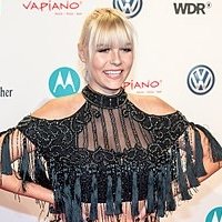 Dagi Bee Çıplak