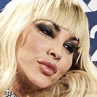 Daniela Santiago Çıplak