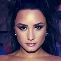 Demi Lovato - Fakes Çıplak