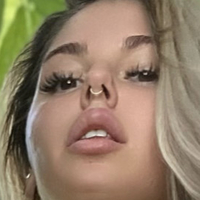 Dilyla Bloom Çıplak