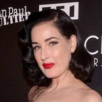 Dita Von Teese Çıplak