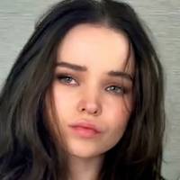 Dove Cameron Çıplak