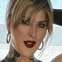 Eldaline Çıplak