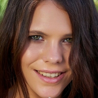 Elena Max Çıplak