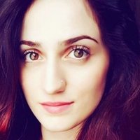Elif Khan Çıplak