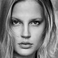 Elisabeth Erm Çıplak