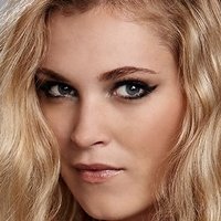 Eliza Taylor-Cotter Çıplak