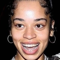 Ella Mai Çıplak