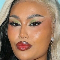 Ella Thomas (Love Island) Çıplak
