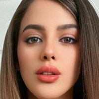 Elle Mu Çıplak