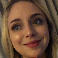 Ellie Schnitt Çıplak