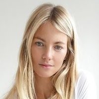Elyse Taylor Çıplak