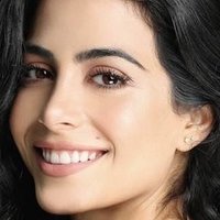 Emeraude Toubia Çıplak
