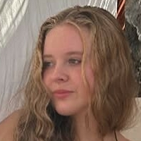 Emilee Elisabeth Çıplak