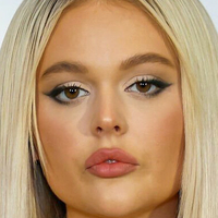 Emily Alyn Lind Çıplak