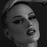 Emily Boring Çıplak