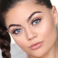 Emily Canham Çıplak