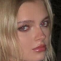 Emily Kelavos Çıplak