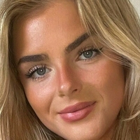Emily Pool Çıplak
