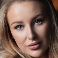 Emily Schweiger Çıplak