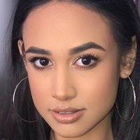 Emily Tosta Çıplak