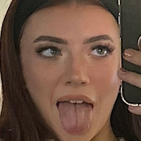 Emma Riott Çıplak