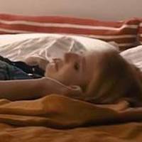 Emma Roberts Çıplak