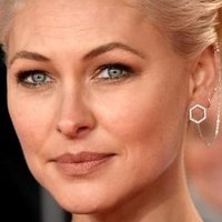 Emma Willis Çıplak
