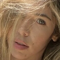 Emmy Corinne Çıplak