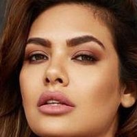 Esha Gupta Çıplak