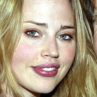 Estella Warren Çıplak