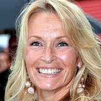 Estelle Lefebure Çıplak