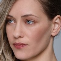 Esther Gaudette Çıplak