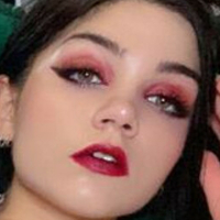 Esther Lynnrie Çıplak