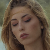 Eva Menta Çıplak