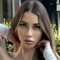 Eve Menta Çıplak
