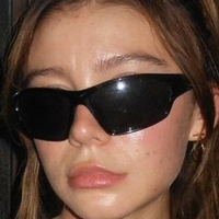 G Hannelius Çıplak