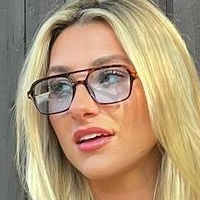 Hannah CookBarstool Çıplak