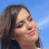 hazelirai Çıplak